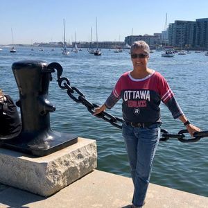 Meet your Posher, Monique